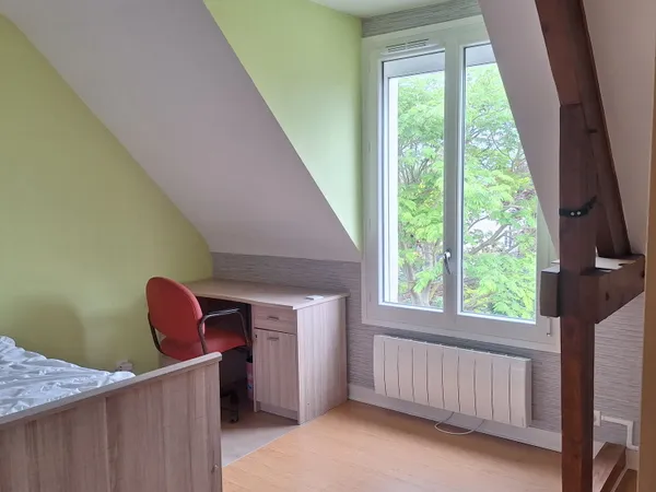 Loue chambre 12m² chez l'habitant pour étudiante