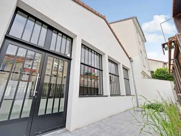 Bureaux 251 m²