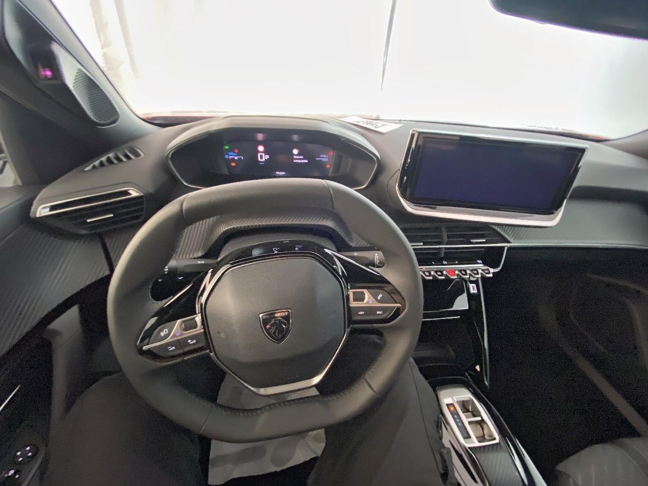 Peugeot 2008 hybrid 145 ch e-dcs6 allure — photo 12