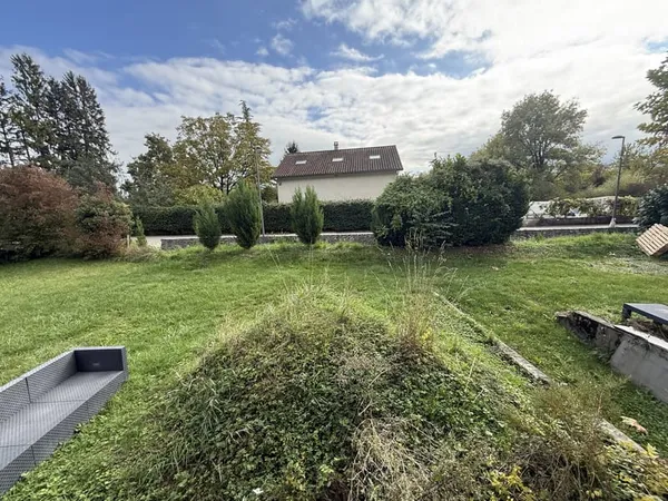 CLAIX CHARME, ESPACE ET BEAU POTENTIEL : MAISON FAMILIALE