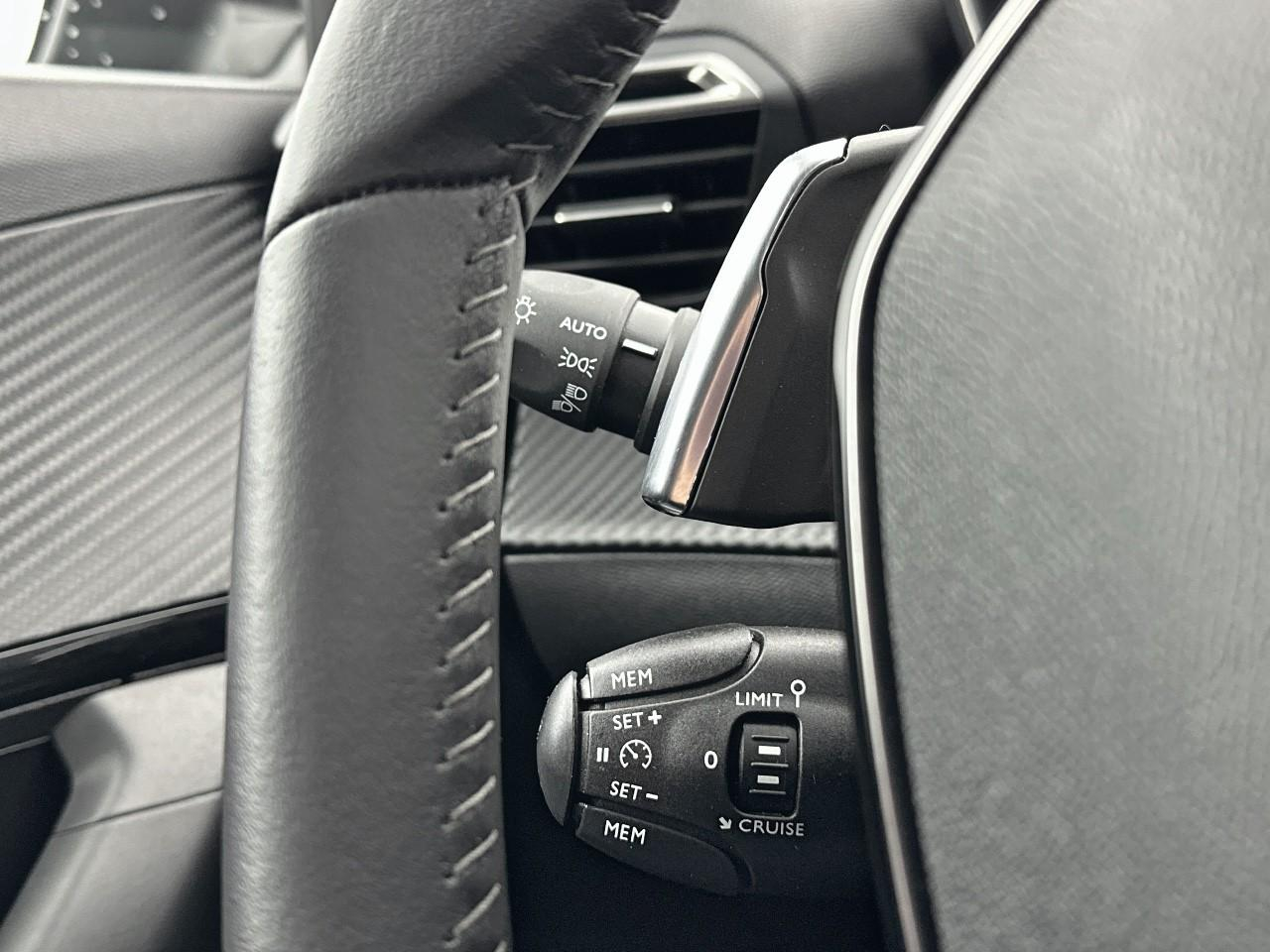 Peugeot 2008 puretech 130 s&s eat8 style — photo 19