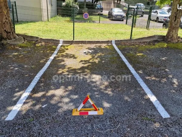 Parking 12 m² Bordeaux