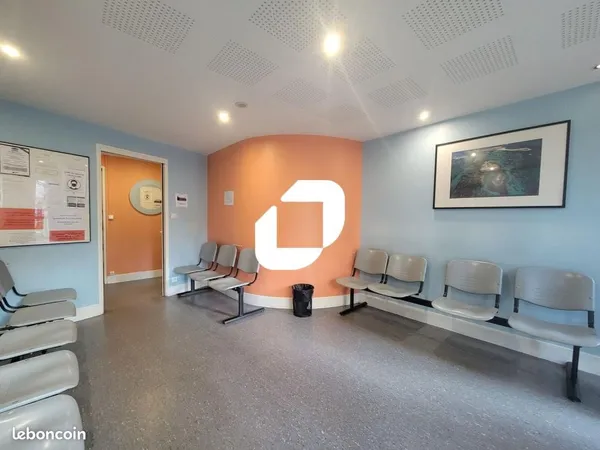 Bureau 97 m²