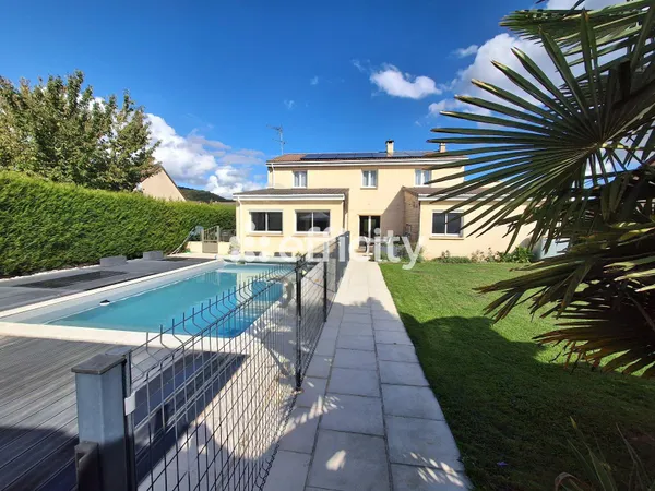 Maison 6 pièces 180 m²