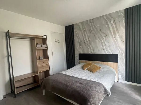 Charmant T2 meublé avec balcon et place de parking privé- proche place morard, chartres