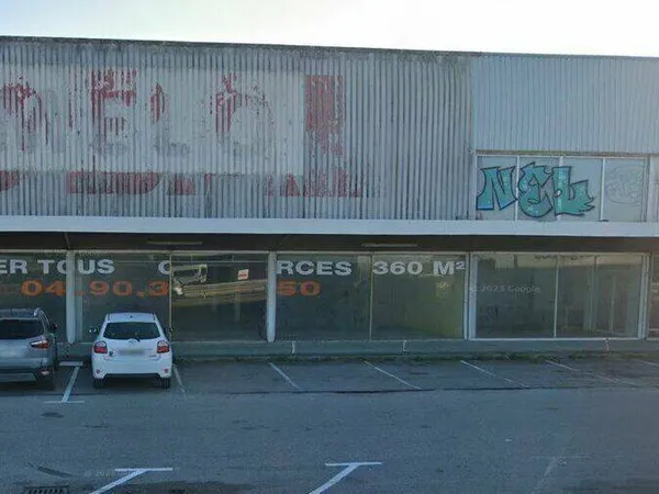 Local commercial 250 m²