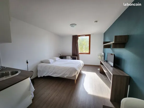 Studio meublé occupé sous bail commercial