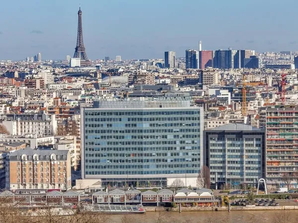 Bureaux 2 pièces 3647 m²