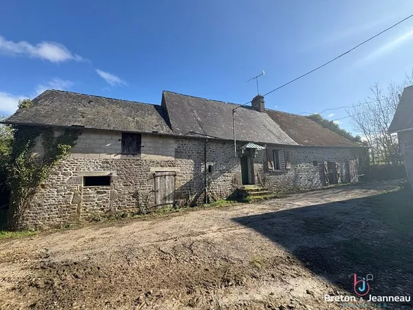 Ancien corps de ferme sur plus de 7 hectares de terres à St Denis de Gastines