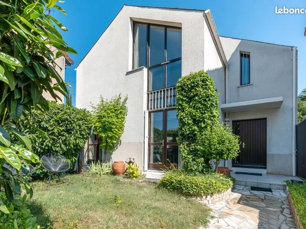 Maison Familiale - 5 pièces 142.48 m² Baltard/RER A Nogent