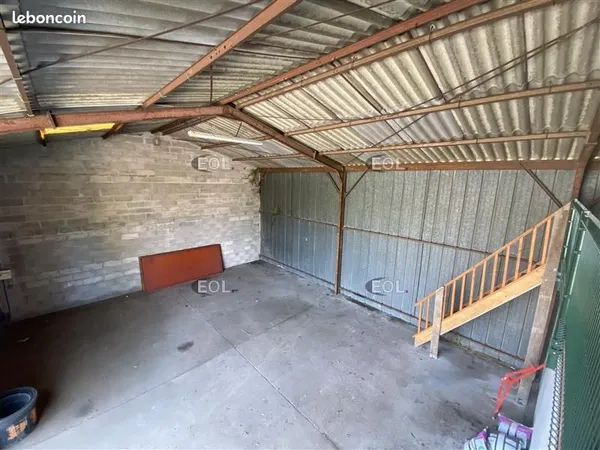 Local d'activité 295 m²
