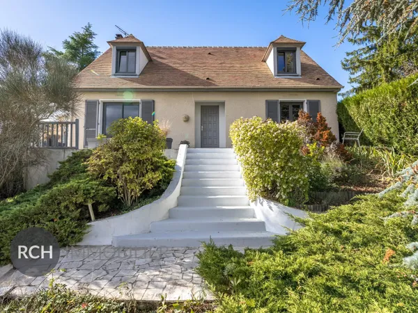 Belle maison familiale sur joli terrain arboré
