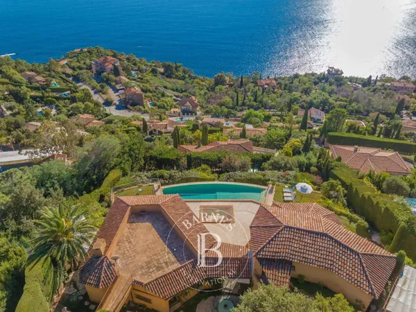 Villa 5 pièces 245 m²