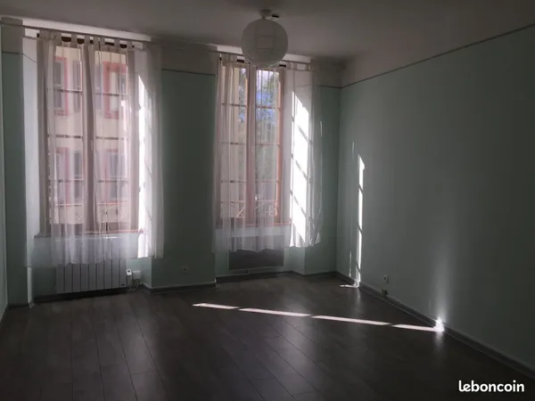 Particulier loue bel appartement f2