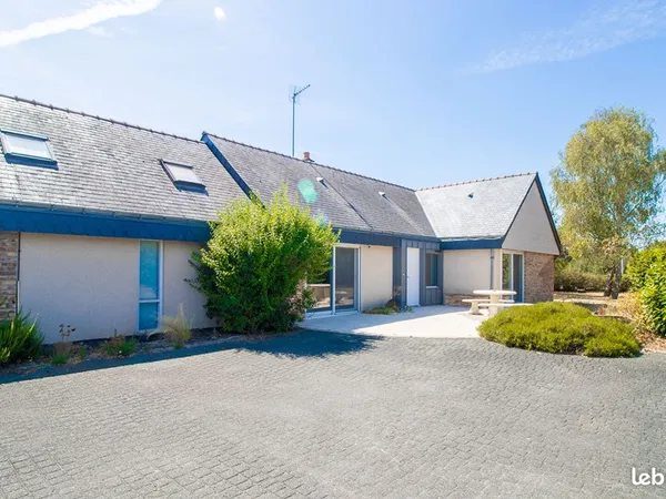 Propriété 10 pièces 196 m²