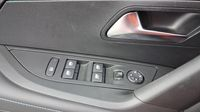 Peugeot 2008 1.2 PureTech 100ch S&S Allure Pack — photo 19