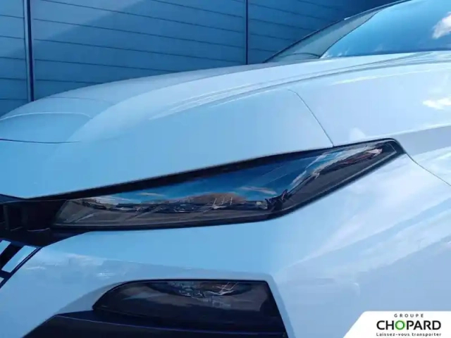 Peugeot 308 plug-in hybrid 195 ch e-dcs7 — photo 33