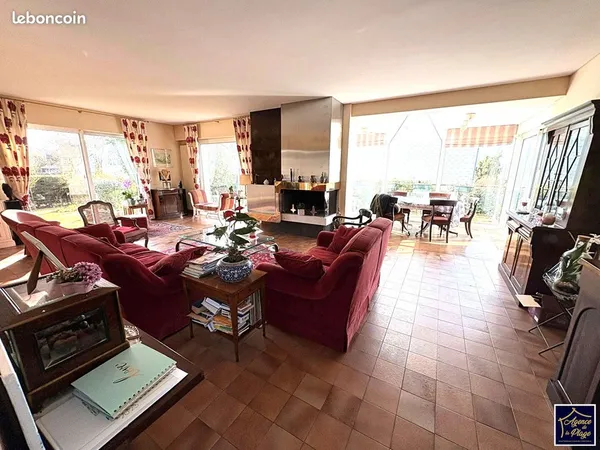 Maison 8 pièces 200 m²