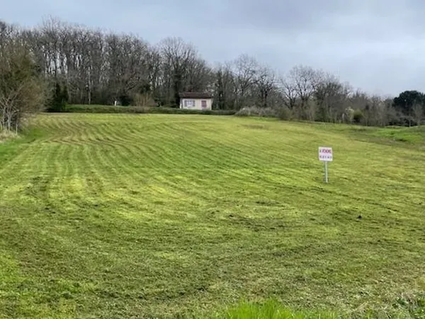 Terrain 2805 m²