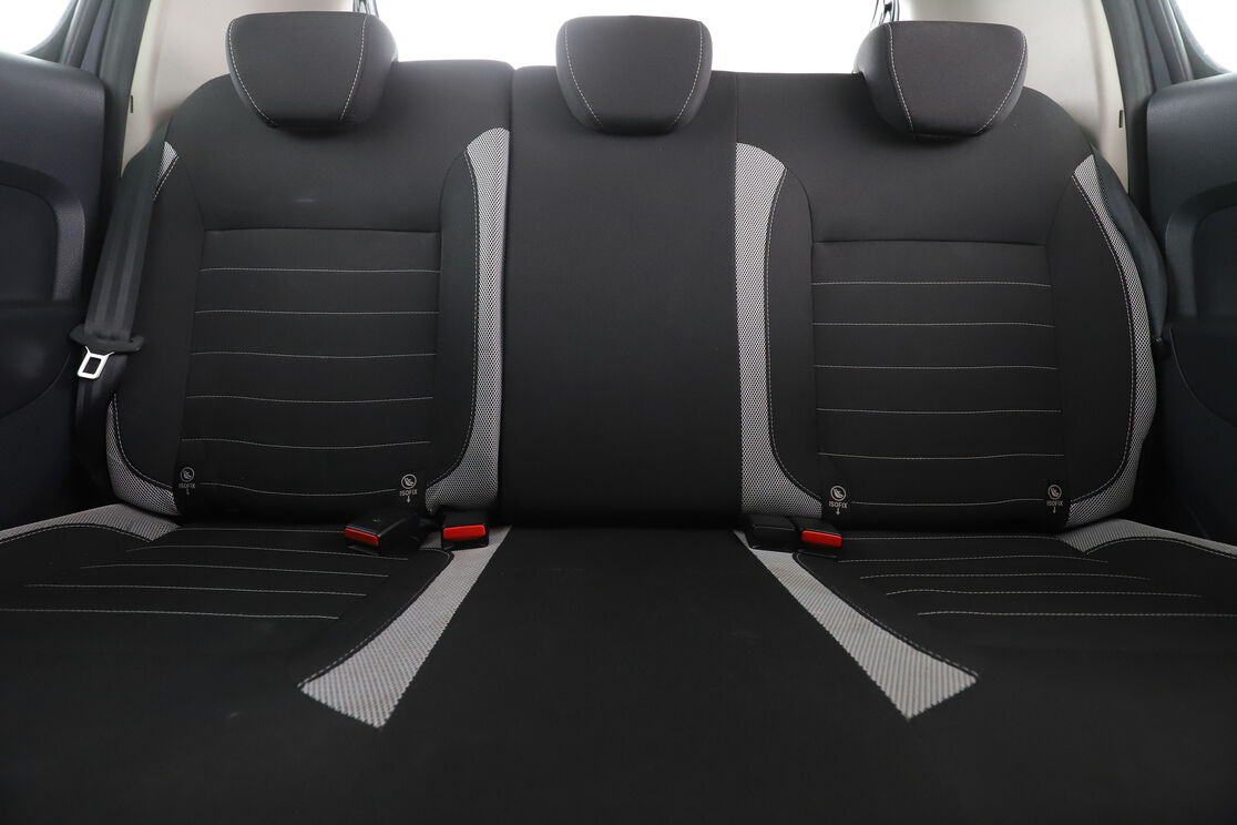 Dacia Sandero Stepway 0.9 TCe — photo 14