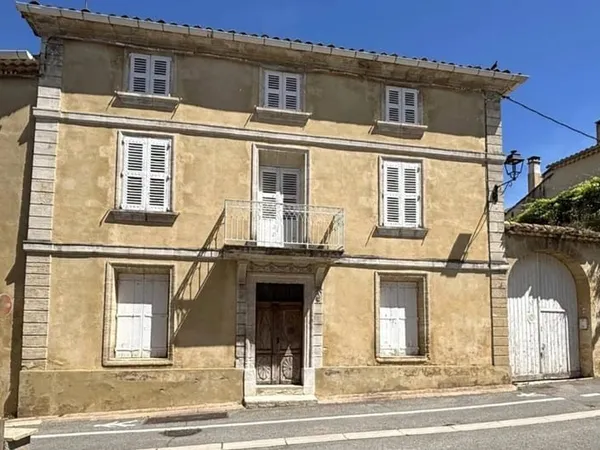Maison 7 pièces 250 m²