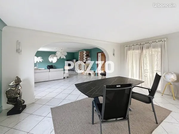 Maison 11 pièces 275 m²