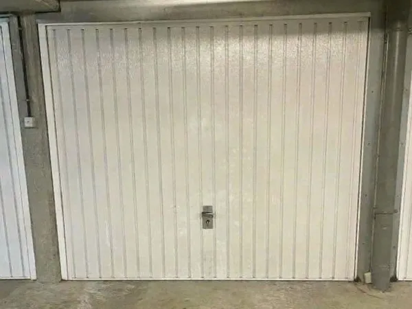 Box fermé sécurisé à vendre - Melun, proche de la Gare de MELUN & Tribunal