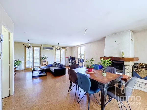 Maison Leaz 6 pièce(s) 176m2