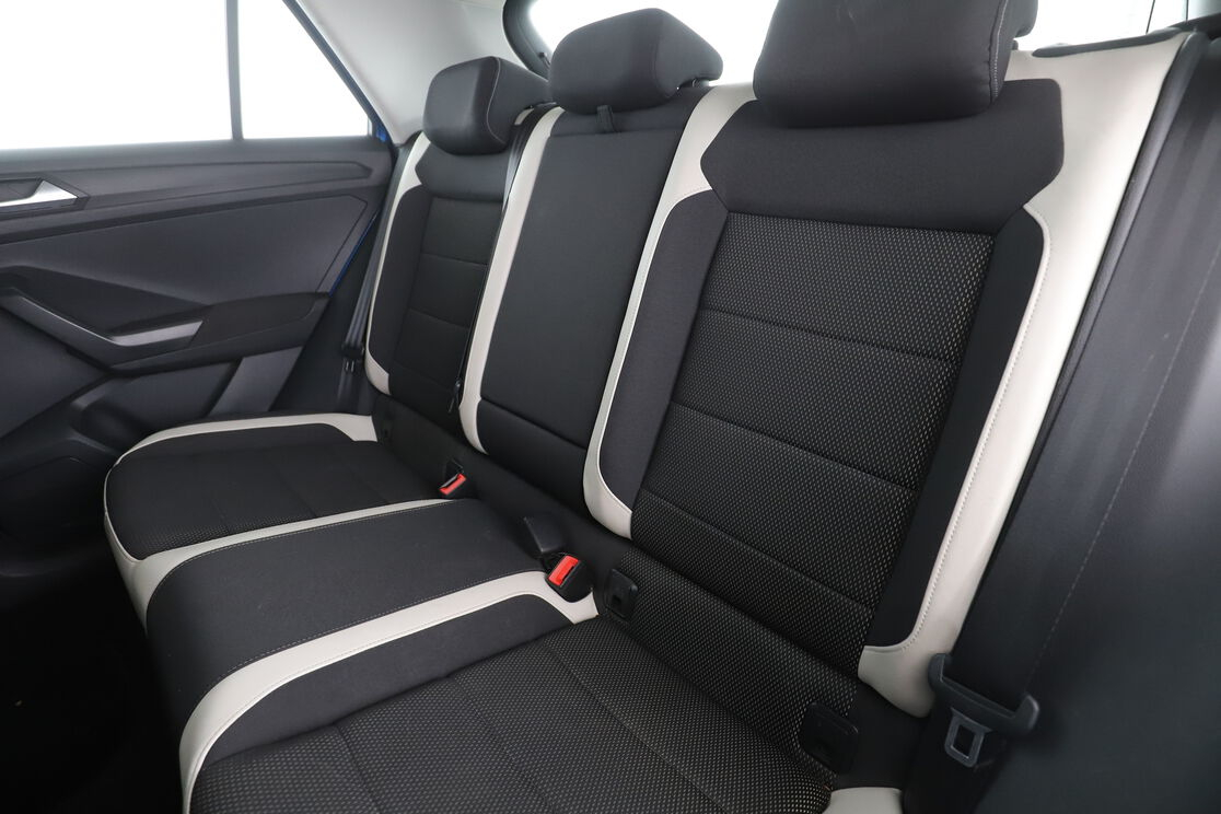 Volkswagen T-Roc 1.5 TSI EVO Carat DSG7 — photo 13