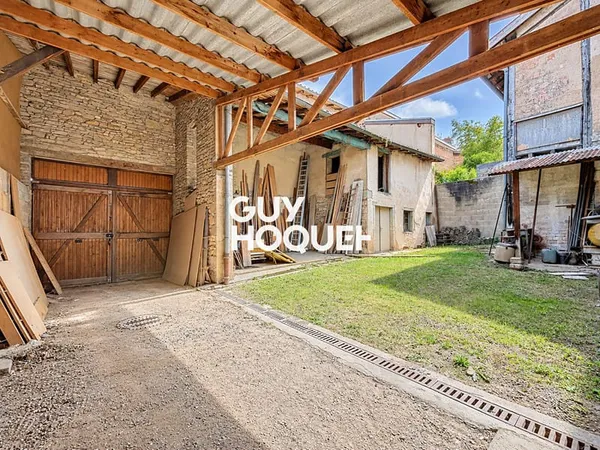 Ensemble immobilier de 2 bâtiments de 170m2 environ, à rénover - 71570 ROMANECHE THORINS