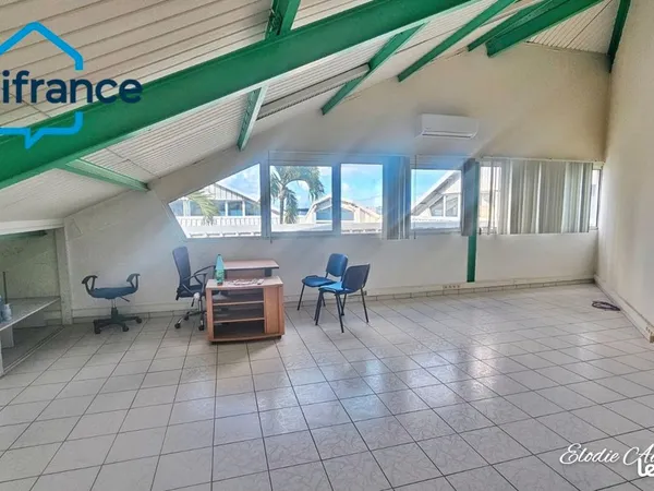 Bureau 60 m²