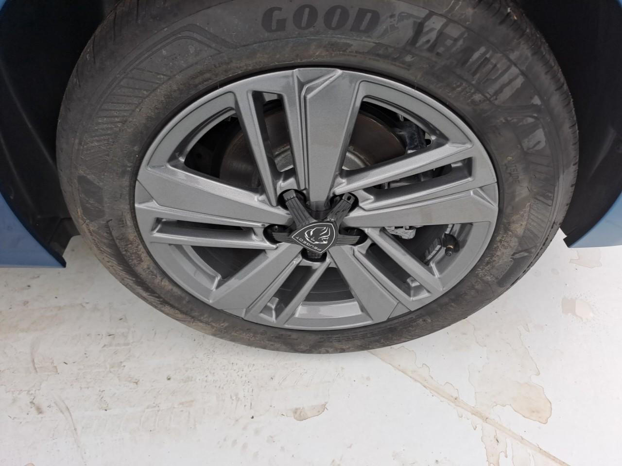 Peugeot 308 hybrid 136 e-dcs6 style — photo 24