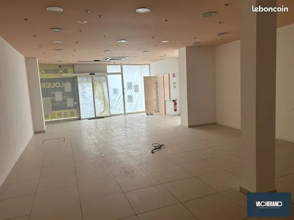 Local commercial 265 m² Lille