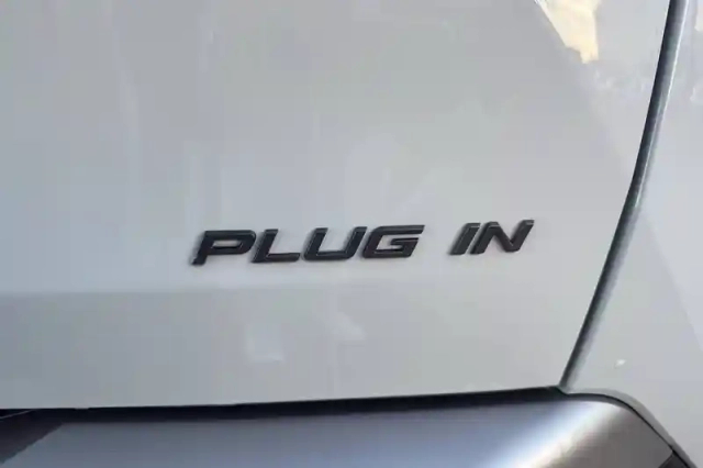 Peugeot 3008 plug-in hybrid 195 e-dcs7 — photo 61