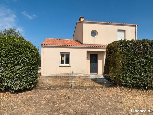 Maison 4 chambres 115m² sur jardin clos 648m²