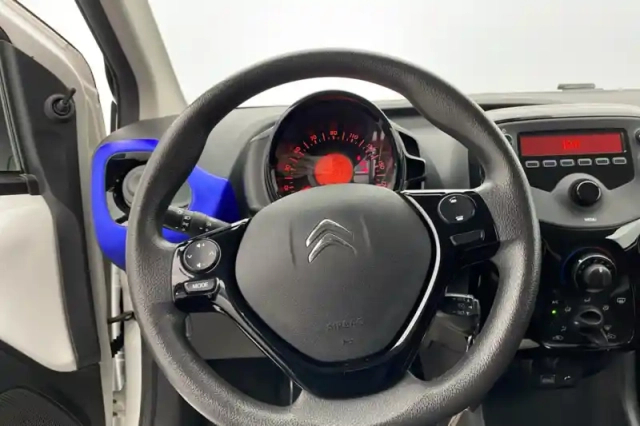 Citroën C1 vti 72 s&amp;s — photo 11