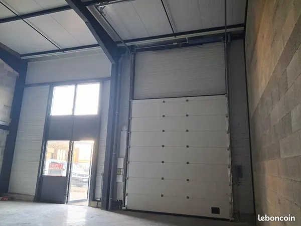 Local d'activité 237 m²
