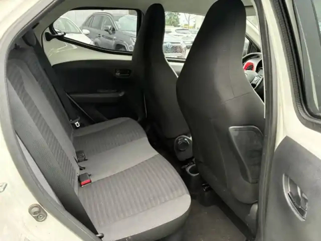Toyota Aygo 1.0 vvt-i x-play / x-style — photo 15