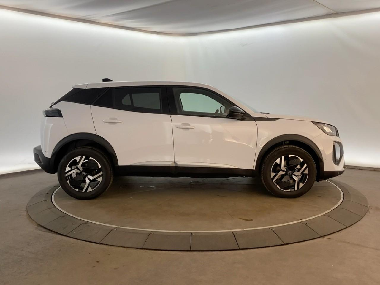 Peugeot 2008 hybrid 145 ch e-dcs6 allure — photo 4