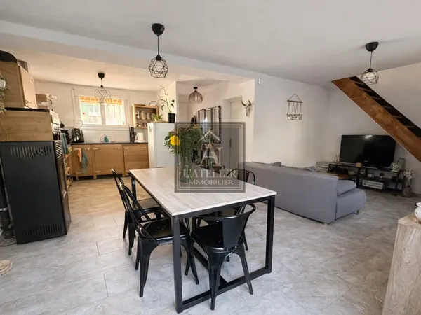 Maison de type 4 d'une superficie de 74 m2 avec garage sur u
