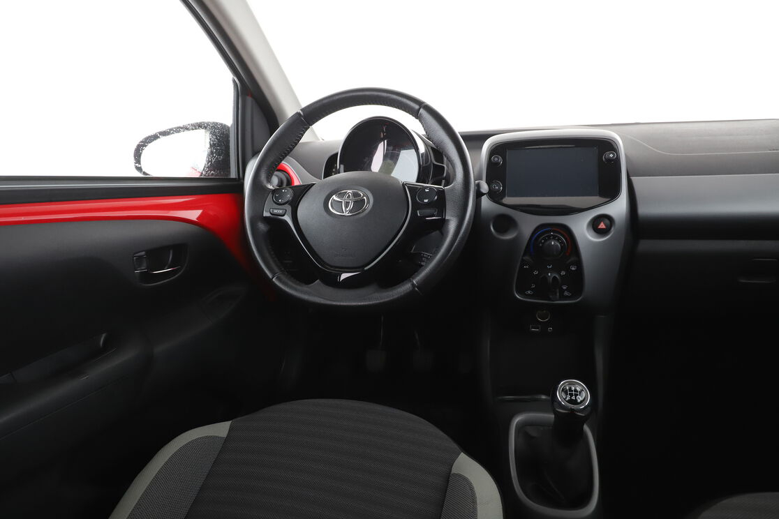 Toyota Aygo 1.0 VVT-i X-Play — photo 12