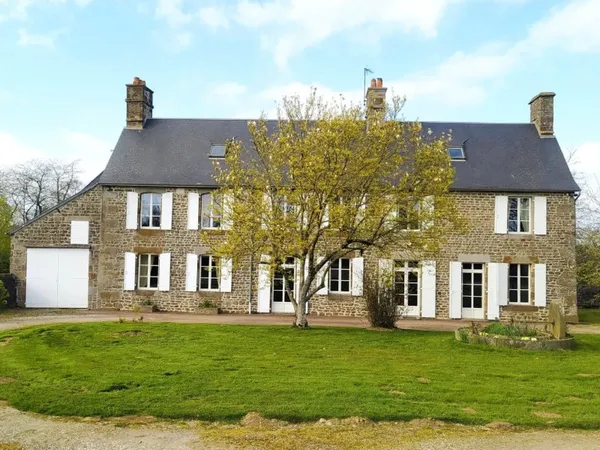 Maison 9 pièces 239 m²