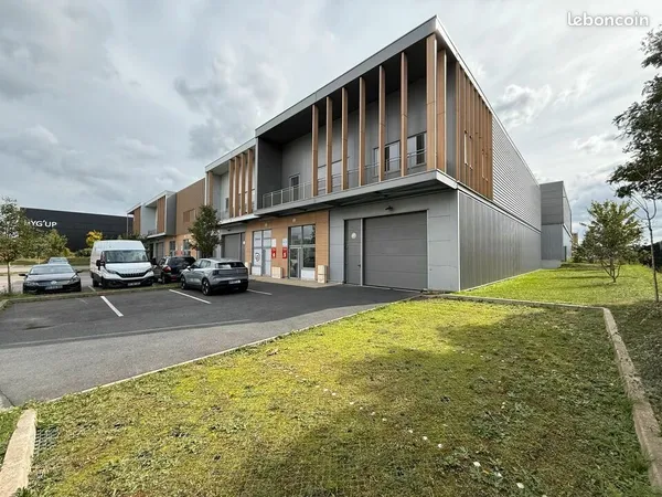 LOCAL D'ACTIVITE 387 m² FREPILLON