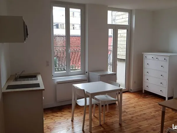Studio meublé gare SNCF 460 euros