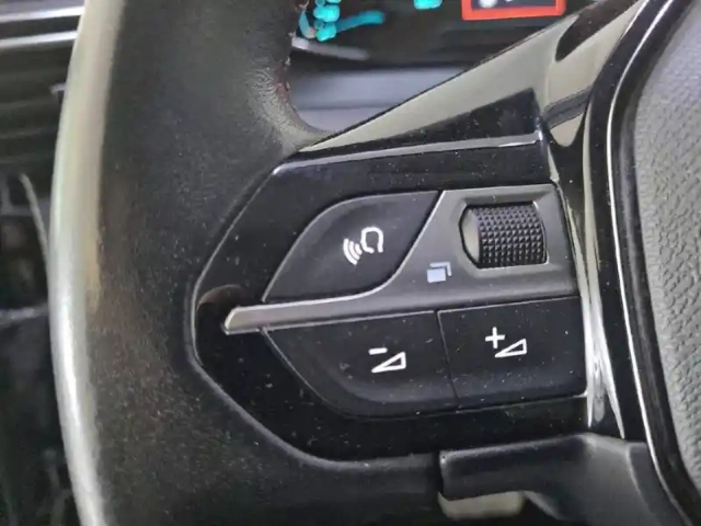 Peugeot 2008 electrique 136 ch — photo 48