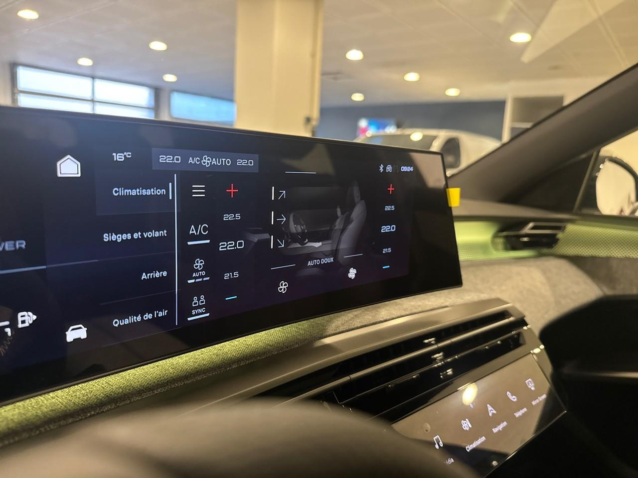 Peugeot 5008 hybride rechargeable plug-in 195ch gt e-dcs7 — photo 14