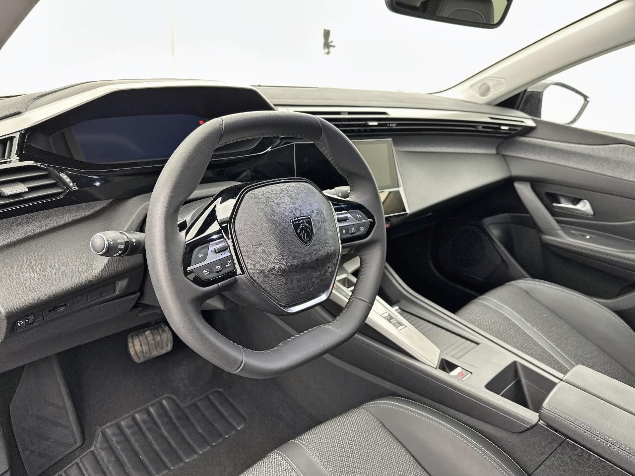 Peugeot 308 hybrid 145 e-dcs6 allure — photo 12