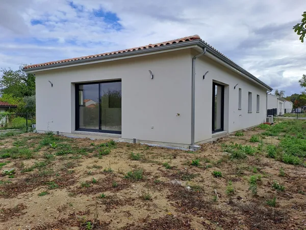 Maison familiale de plain pied fonctionnelle neuve