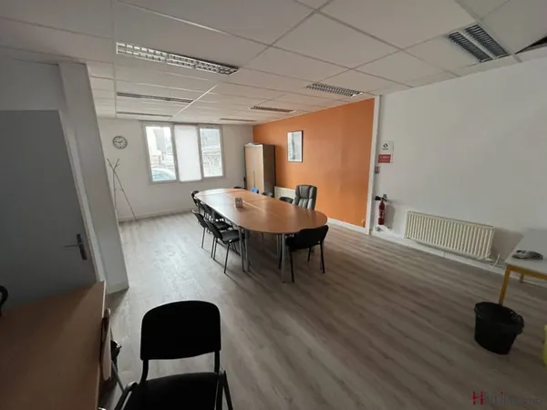 Bureaux 200 m²
