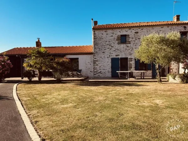 Maison 6 pièces 311 m²